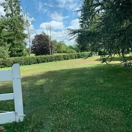 Enoland La Maison Du Bonheur Сasa de vacaciones Bourdonné